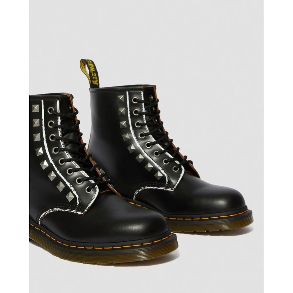 NIB Dr Martens 1460 Stud Rolled Vintage Smooth Pyramid Studs Punk Boot size US 7 - Picture 4 of 12